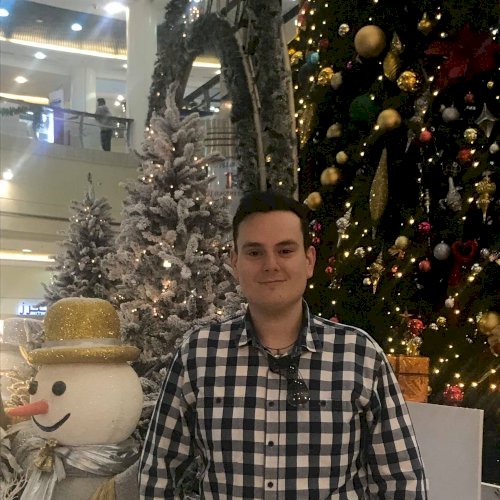 Learn English with Alex Melbourne My name is Alex! I have b...