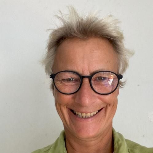 Experienced native French tutor - learn with confidence!