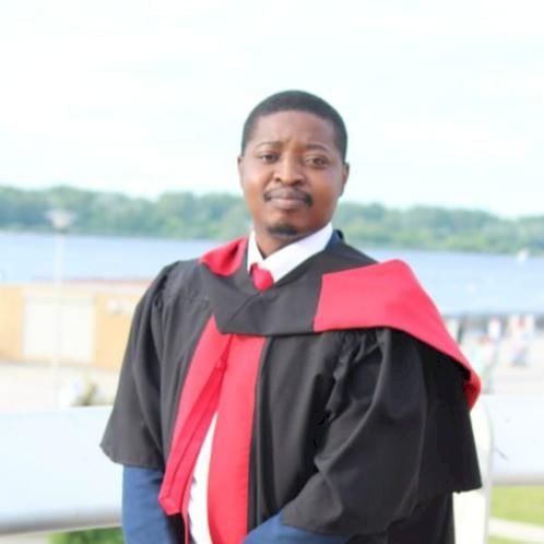 Dr Douglas Maro
