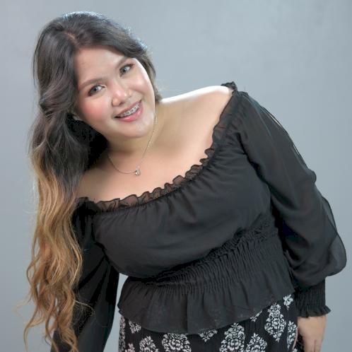 Learn English with Erika - Manila: Hello there, I'm Erika! I'v...