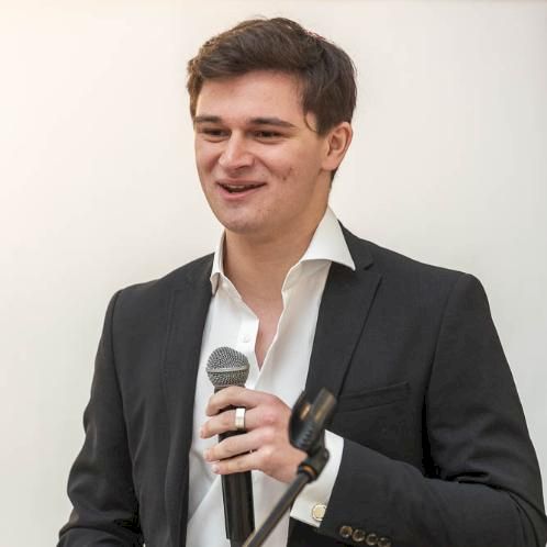 Kyle Tutor Learn English with Kyle - Cape Town: I am a hardworking and pa...