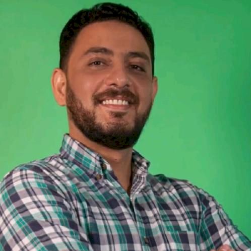 I am a free lancer teacher.Teach english and arabic in dubai