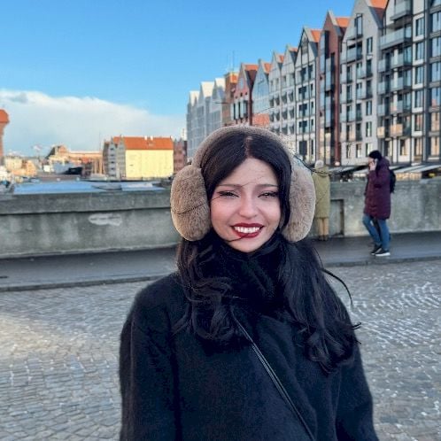French native with experience in tutoring offers lessons